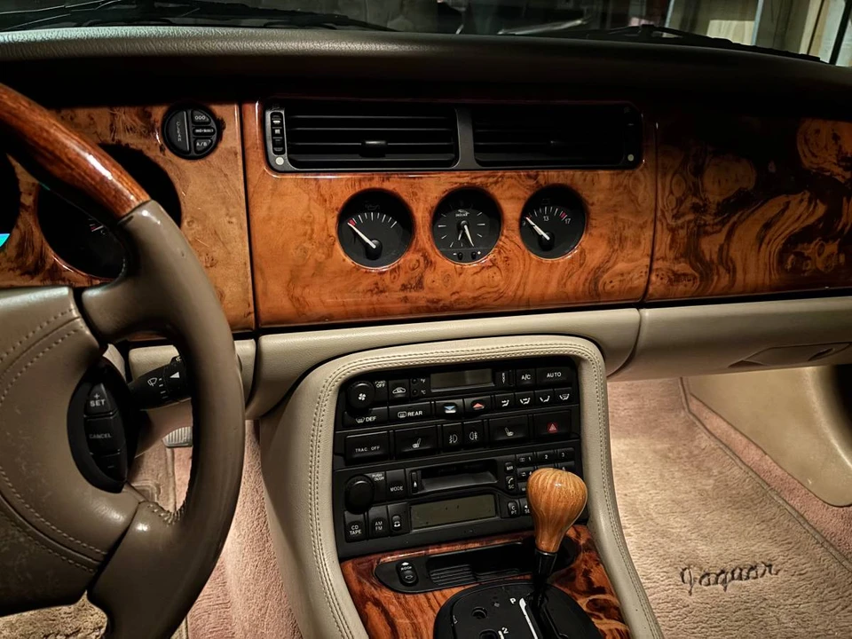 1998 Jaguar X100 XK8 - Image 5 of 6
