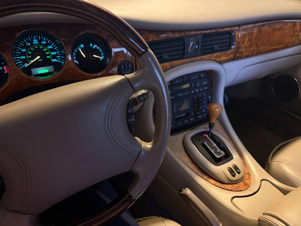 2000 Jaguar X308 XJ - Image 2 of 4