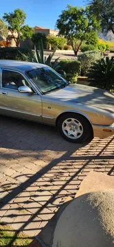 2000 Jaguar XJ Vanden Plas
