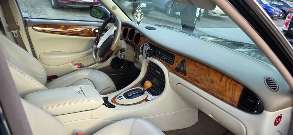 2003 Jaguar X308 XJ - Image 10 of 10