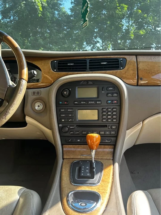 2004 Jaguar S-Type 2nd Gen - Image 4 of 10