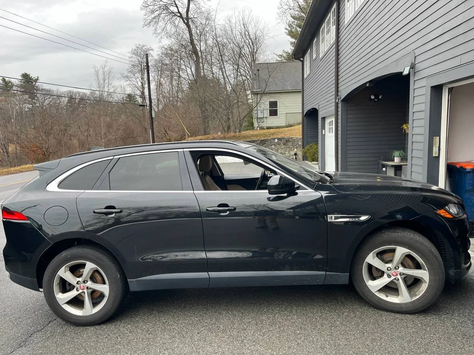 2019 Jaguar F-Pace - Image 2 of 5