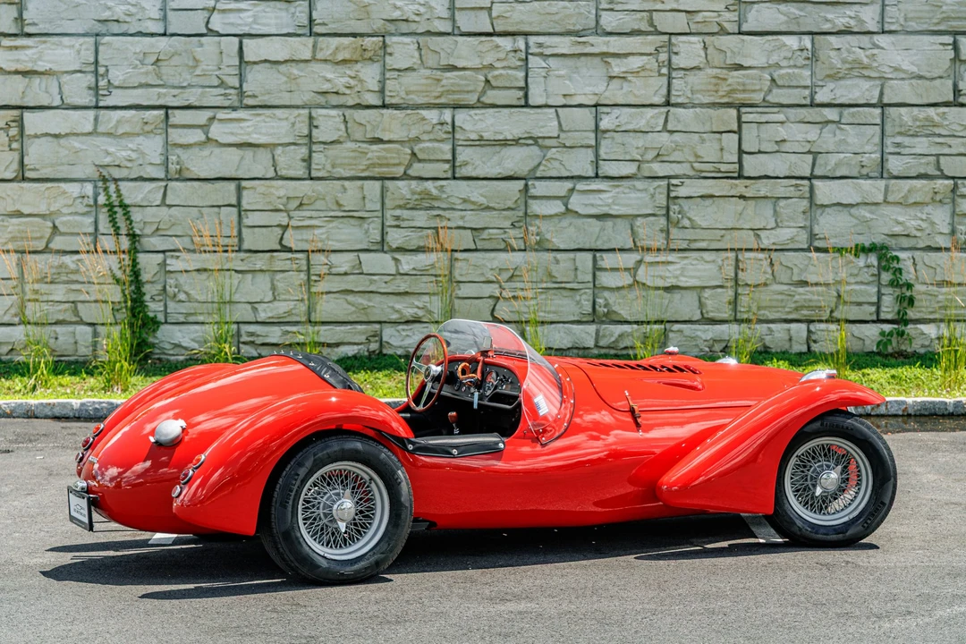 Vehicle image 10 of 31
