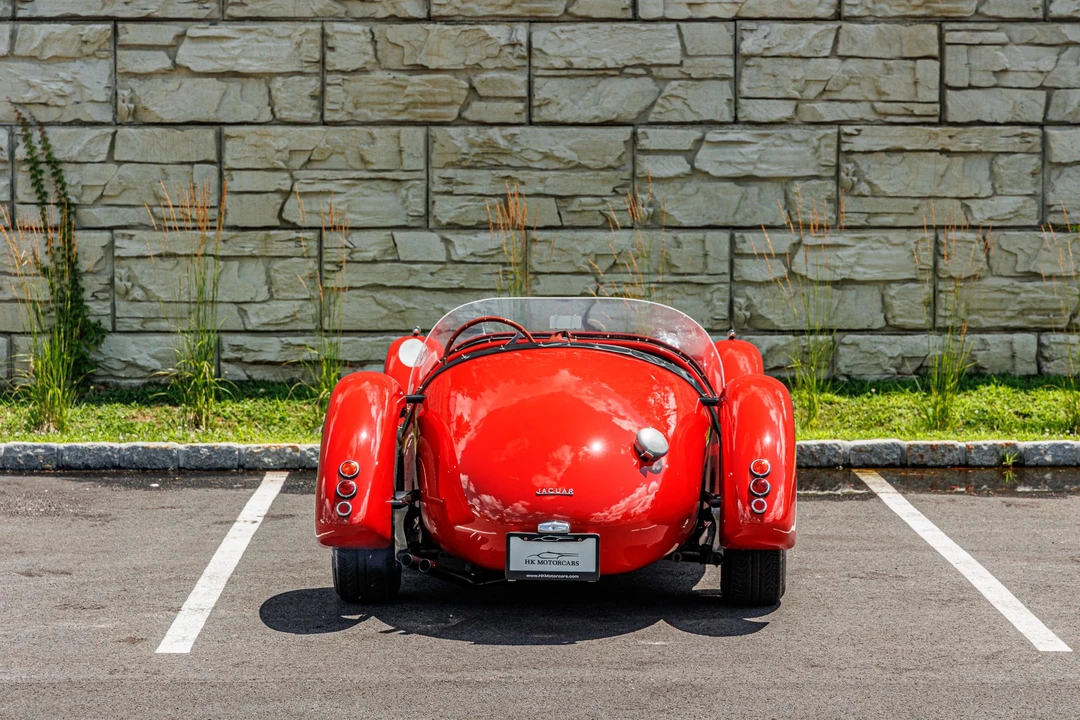 Vehicle image 14 of 31