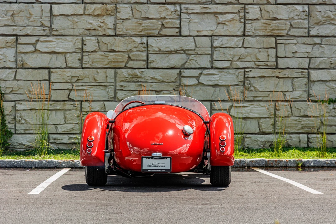 Vehicle image 15 of 31
