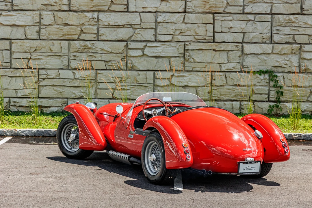 Vehicle image 16 of 31