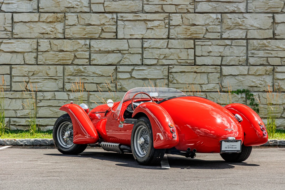 Vehicle image 17 of 31