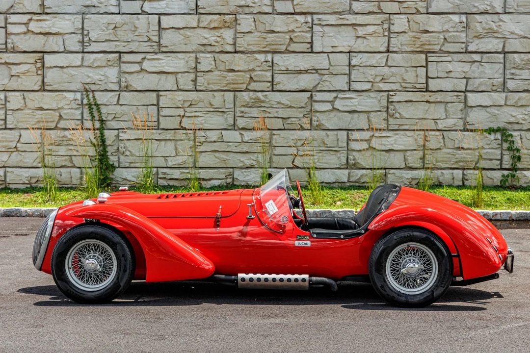 Vehicle image 18 of 31