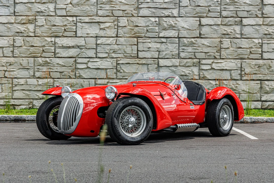 Vehicle image 3 of 31
