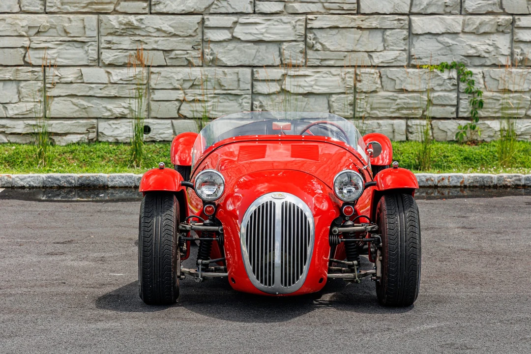 Vehicle image 4 of 31