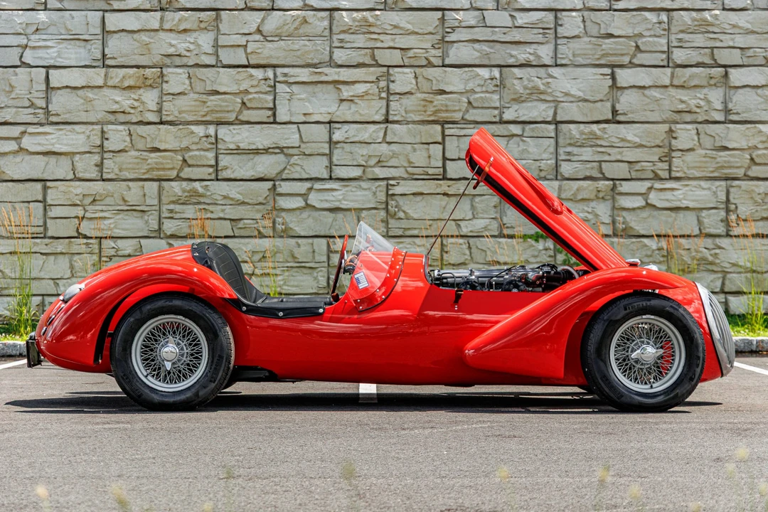 Vehicle image 27 of 31