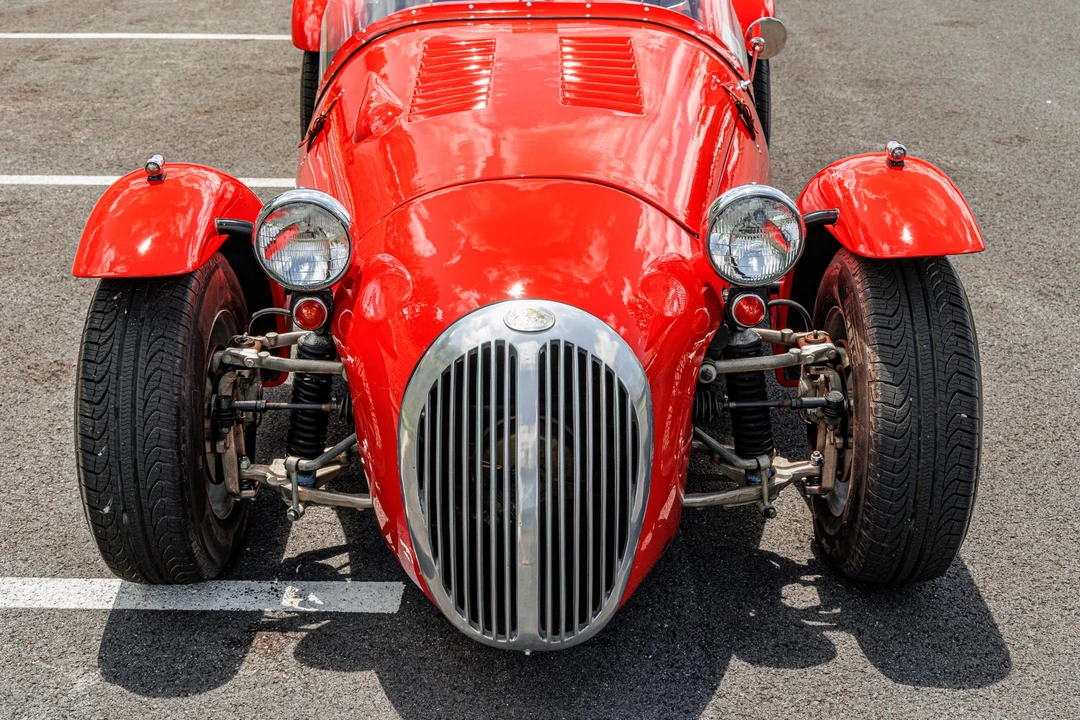 Vehicle image 28 of 31