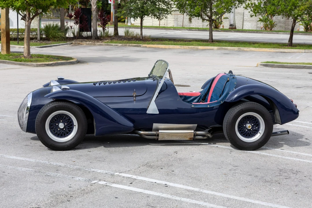 Jaguar Replica - Image 12 of 31