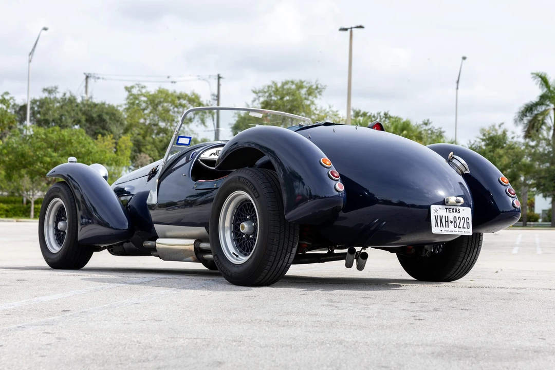 Jaguar Replica - Image 15 of 31
