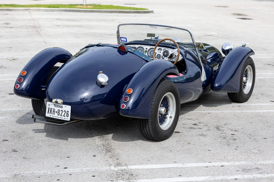 Jaguar Replica - Image 28 of 31