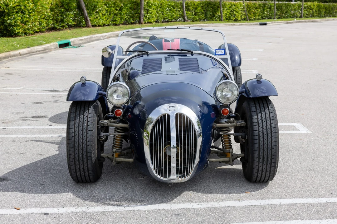 Jaguar Replica - Image 3 of 31