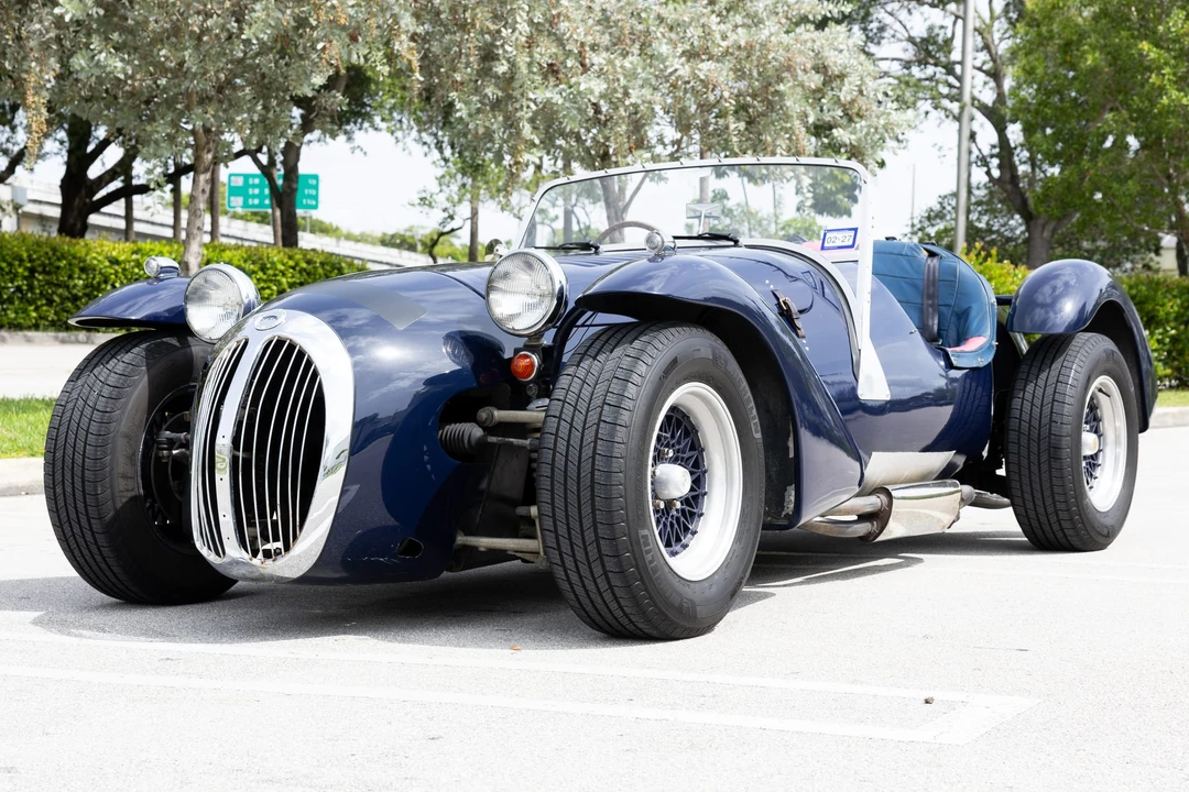 Jaguar Replica - Image 9 of 31
