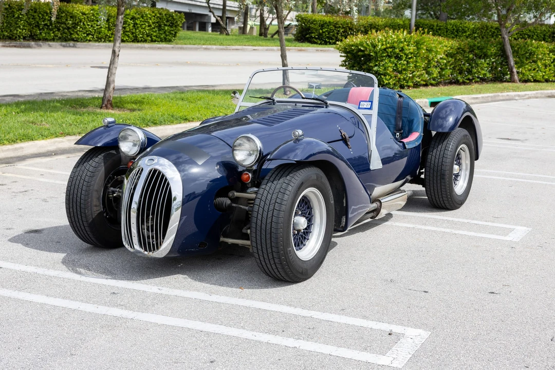 Jaguar Replica - Image 5 of 31