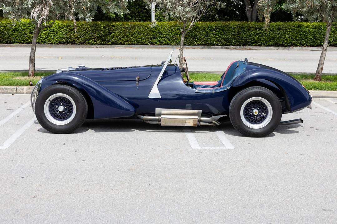 Jaguar Replica - Image 10 of 31