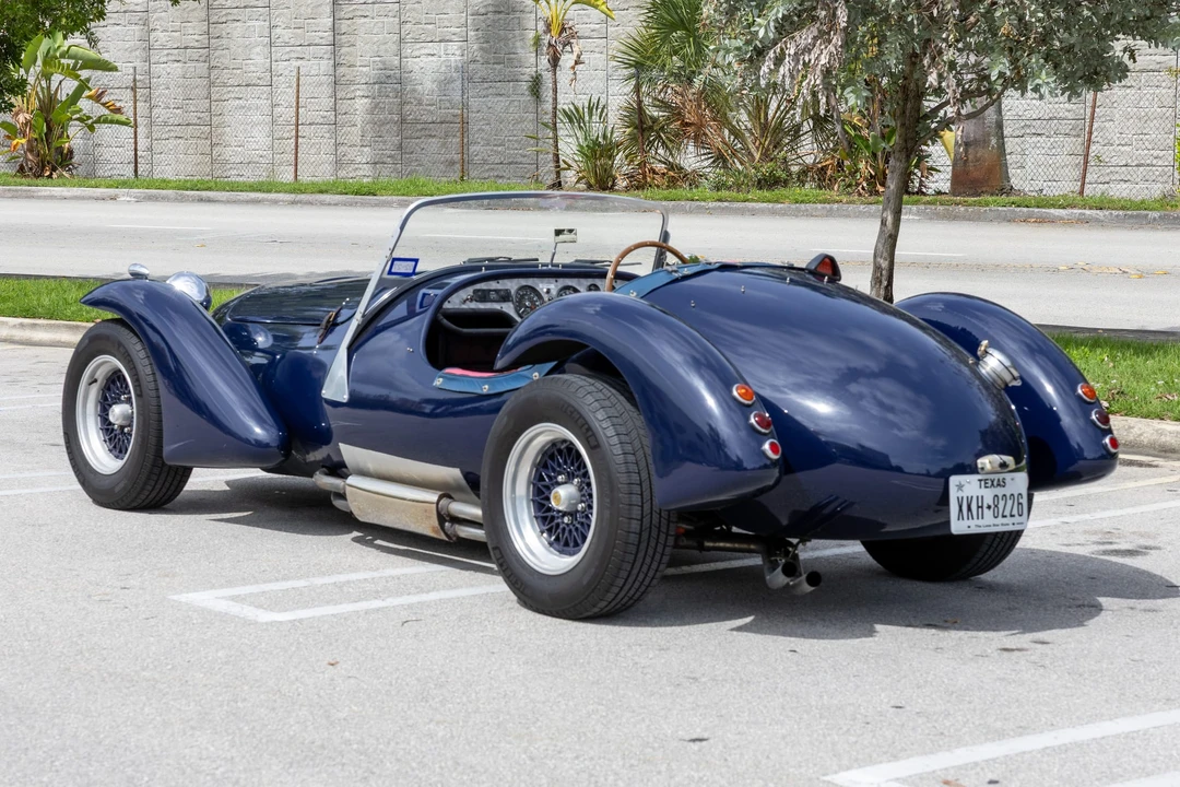 Jaguar Replica - Image 19 of 31
