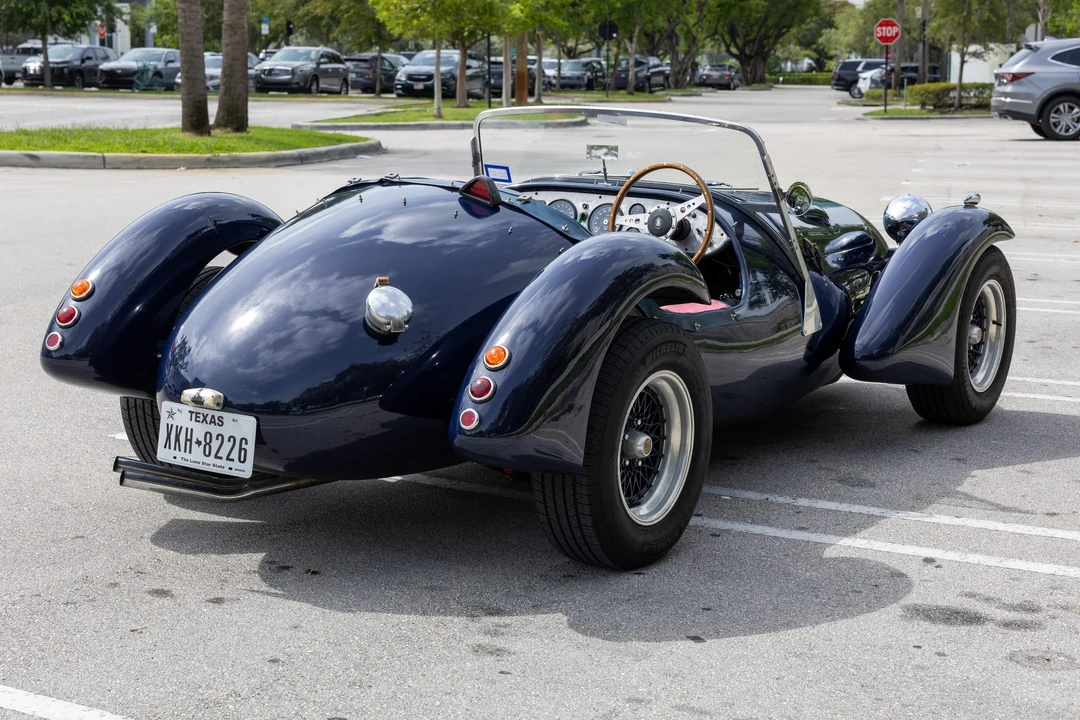 Jaguar Replica - Image 25 of 31