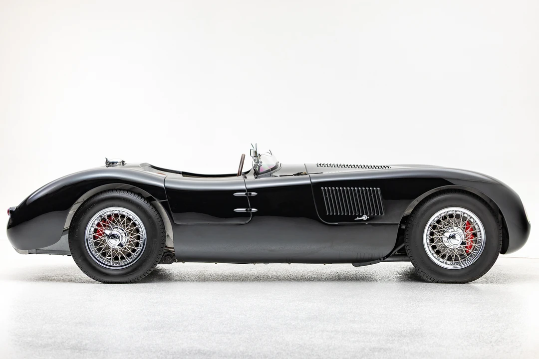 Jaguar Replica - Image 20 of 31