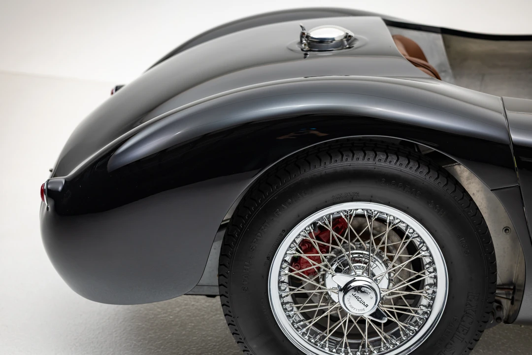 Jaguar Replica - Image 27 of 31