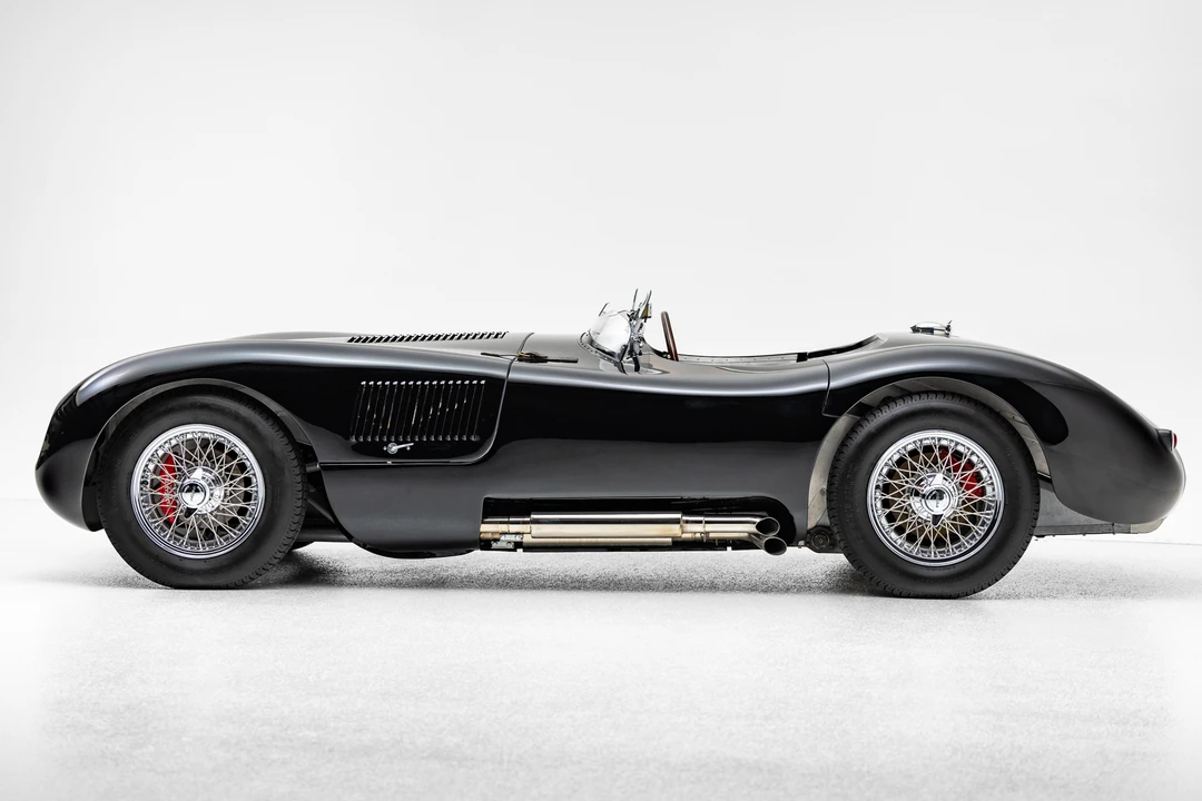 Jaguar Replica - Image 24 of 31