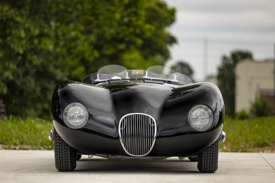 Jaguar Replica - Image 2 of 31