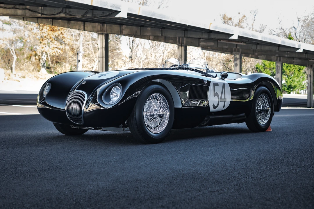 Jaguar Replica - Image 23 of 31