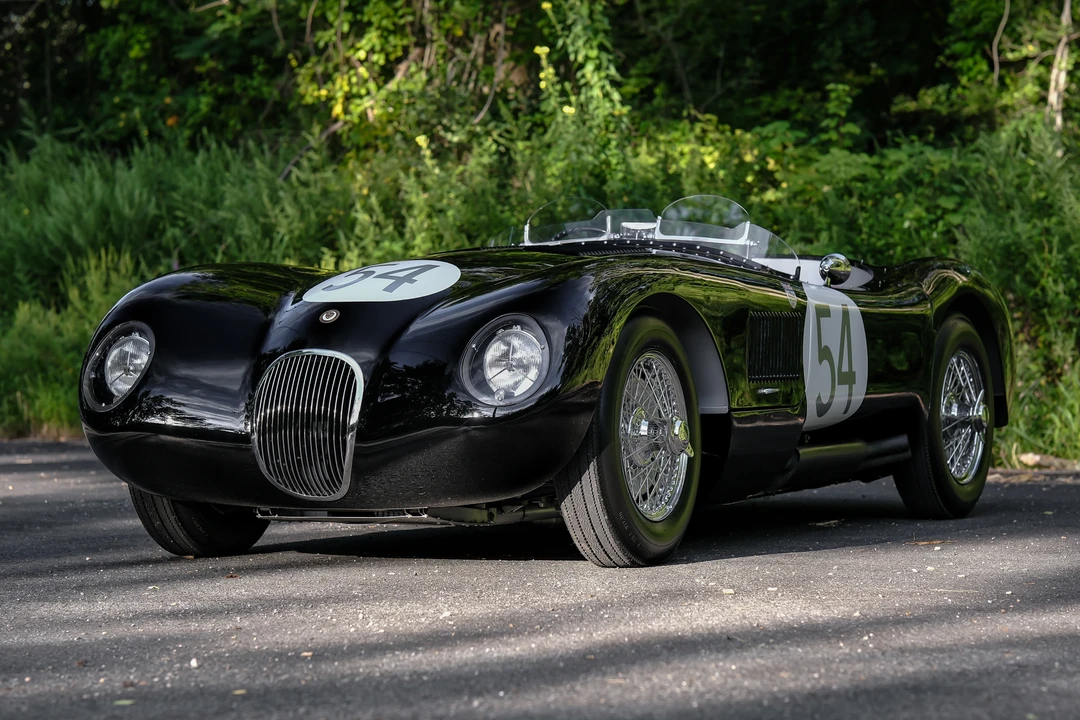 Jaguar Replica - Image 4 of 31
