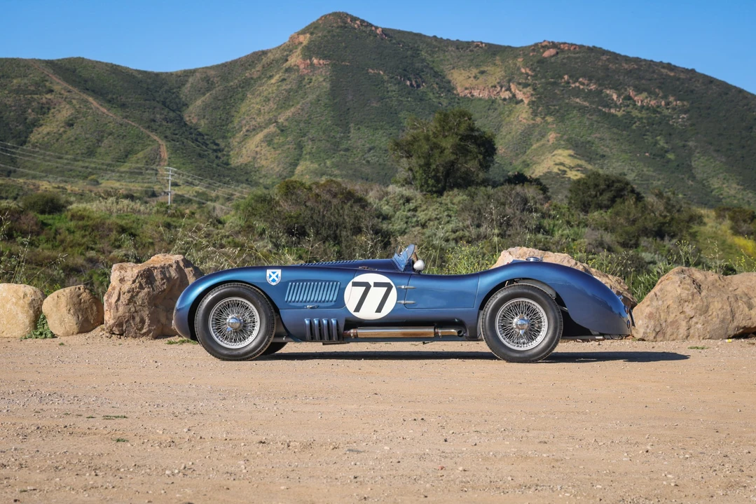 Jaguar Replica - Image 10 of 31