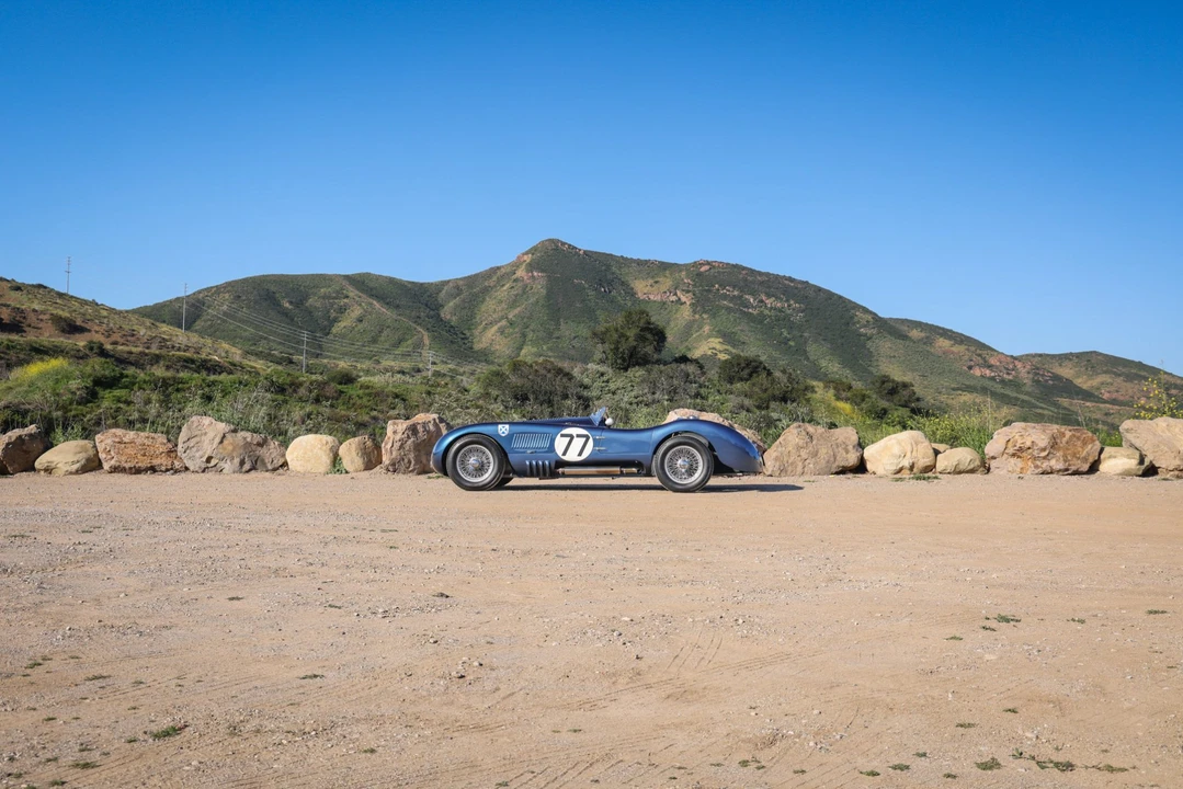 Jaguar Replica - Image 9 of 31