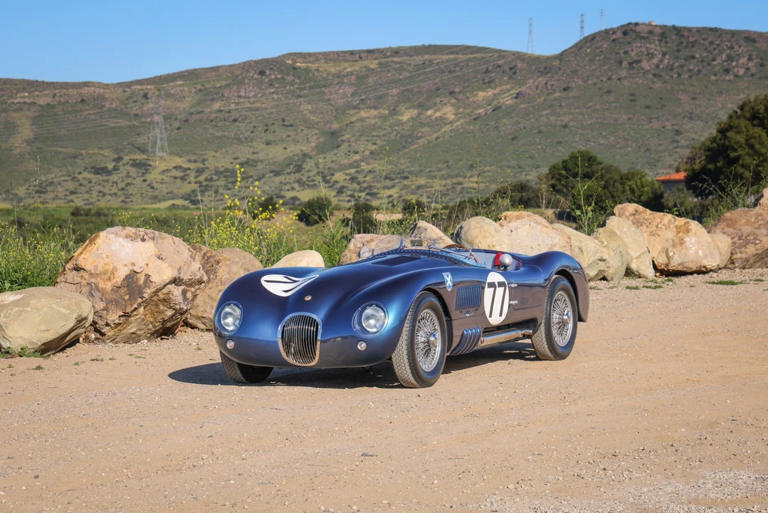 Jaguar Replica - Image 6 of 31