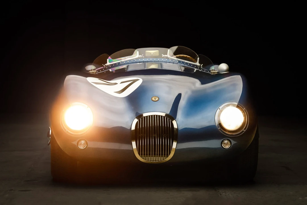 Jaguar Replica - Image 28 of 31