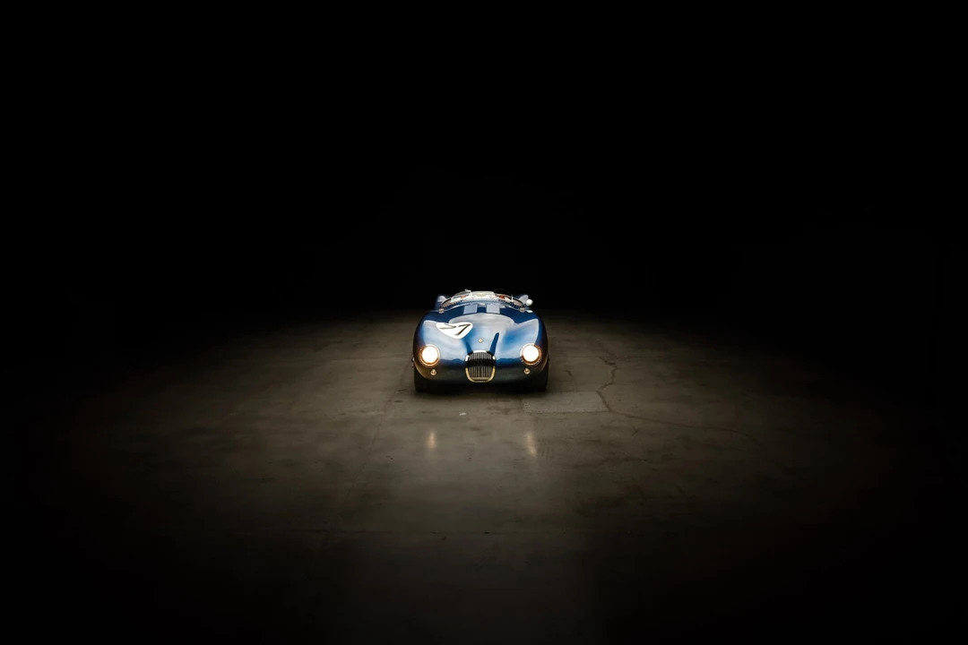 Jaguar Replica - Image 26 of 31