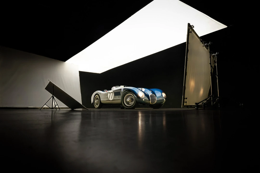 Jaguar Replica - Image 30 of 31