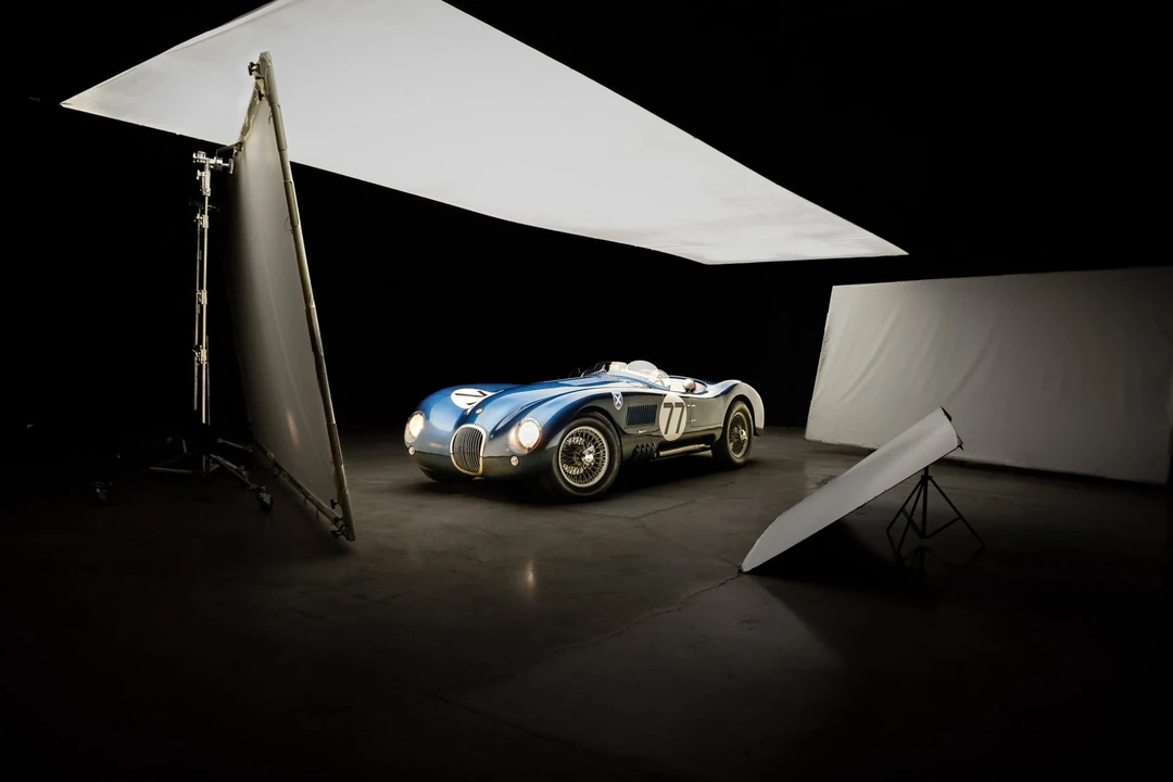 Jaguar Replica - Image 23 of 31