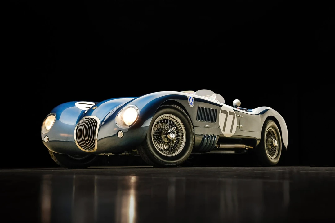 Jaguar Replica - Image 25 of 31