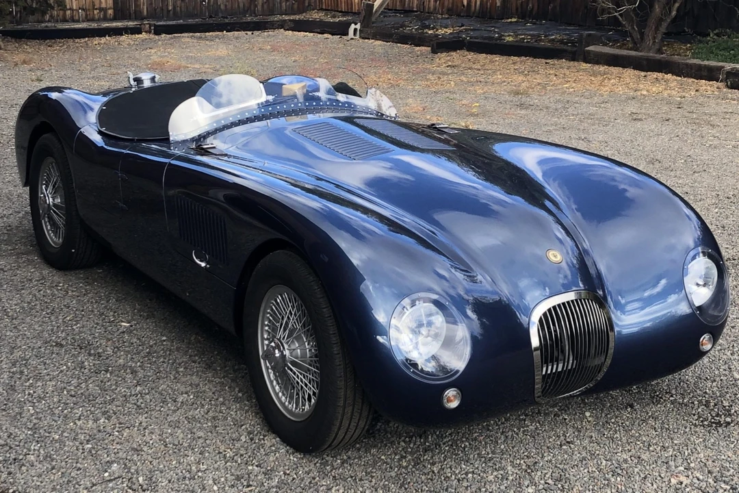 Jaguar Replica - Image 1 of 31