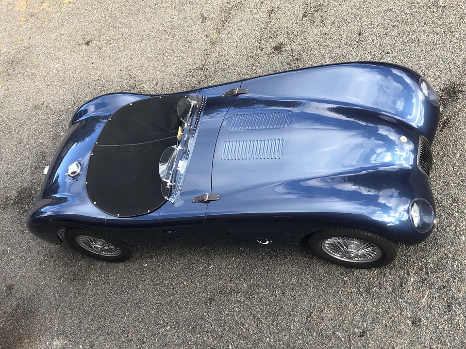 Jaguar Replica - Image 4 of 31