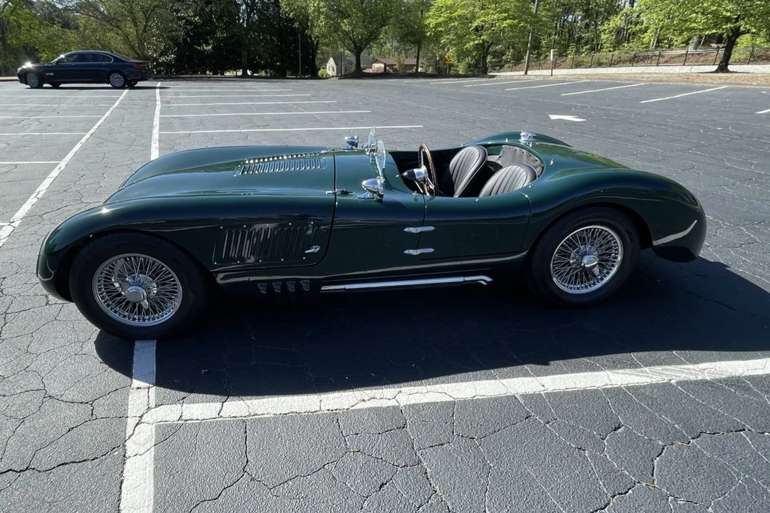 Jaguar Replica - Image 16 of 31