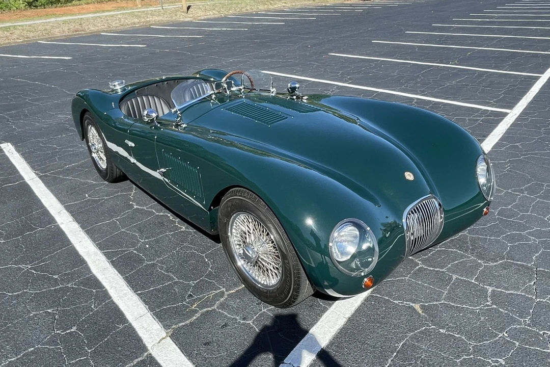 Jaguar Replica - Image 7 of 31
