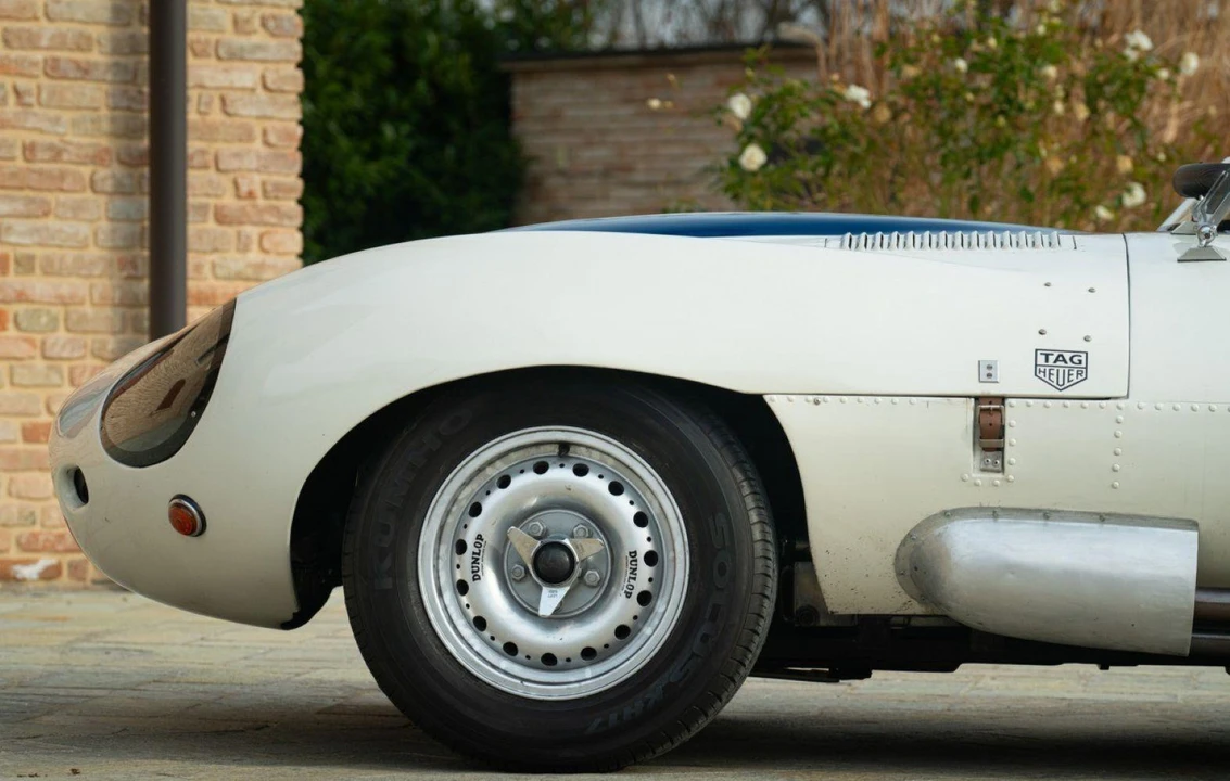 Jaguar Replica - Image 14 of 31