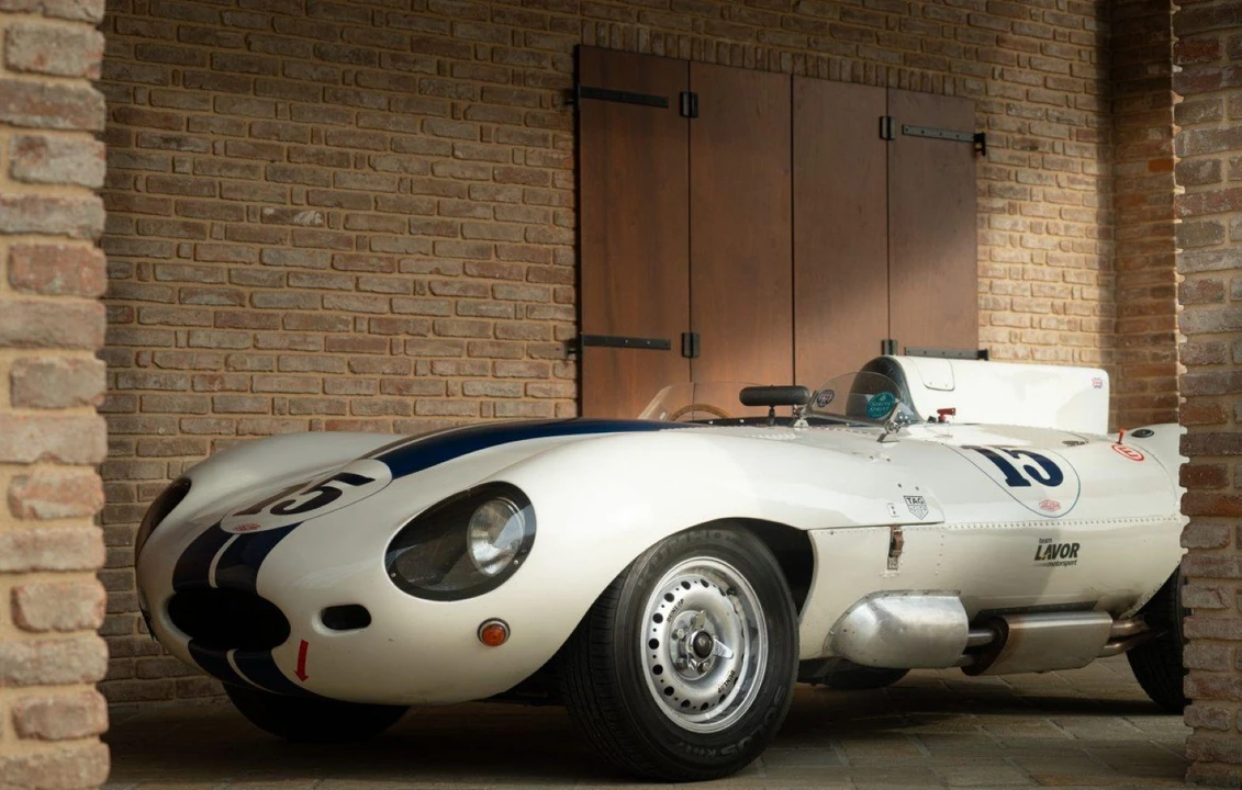 Jaguar Replica - Image 13 of 31