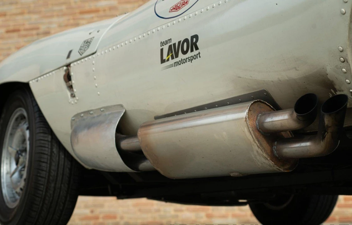 Jaguar Replica - Image 23 of 31