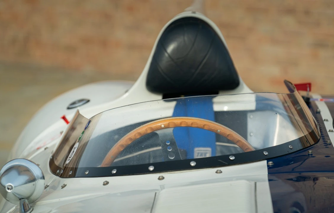 Jaguar Replica - Image 27 of 31