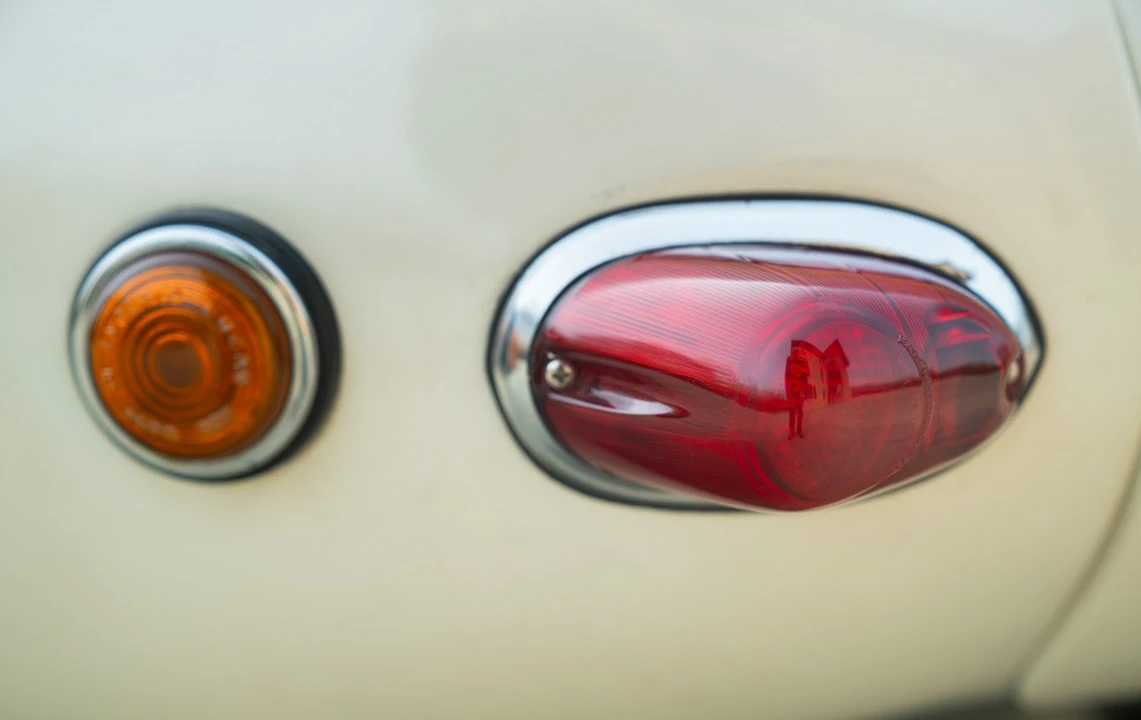 Jaguar Replica - Image 21 of 31