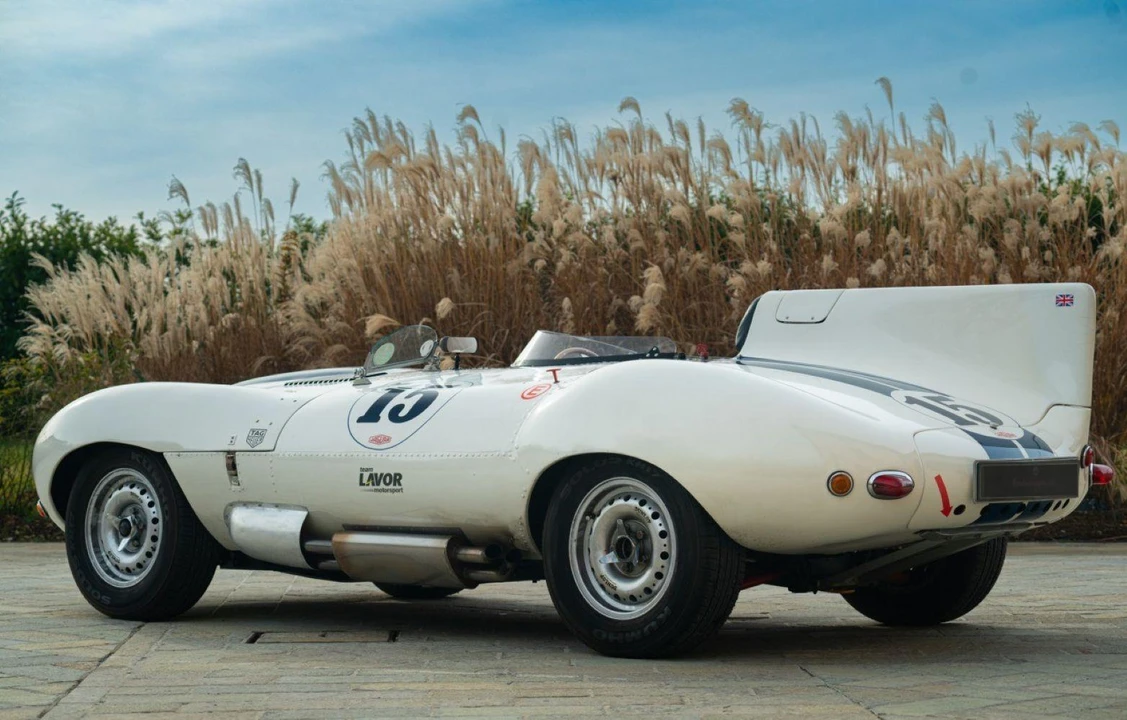Jaguar Replica - Image 5 of 31
