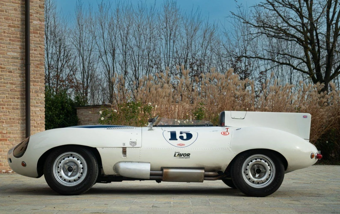 Jaguar Replica - Image 4 of 31